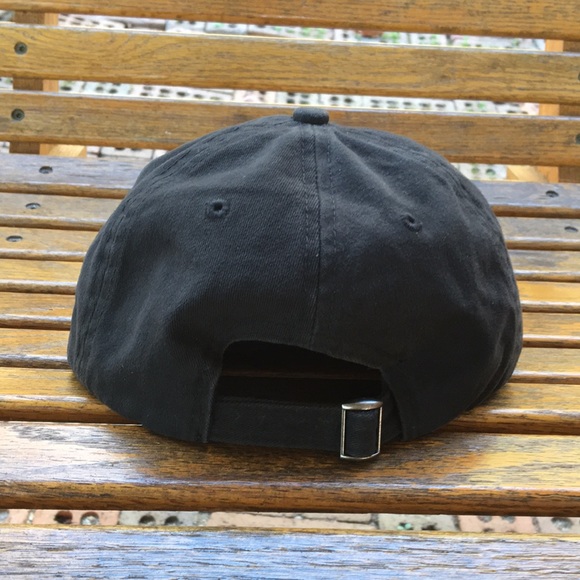 Dab hat full black 6 panel style cap with adjustable back strap and buckle - Picture 6 of 16